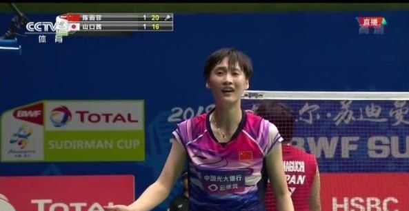 前锋连续助攻带动全队节奏