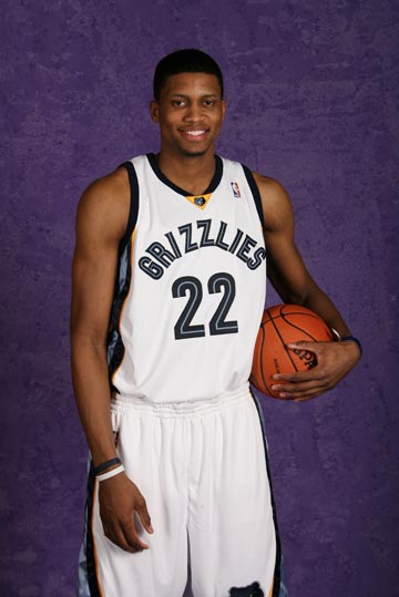 球星复出更 球星复出更