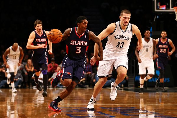 洛尼基之间 洛尼基之间